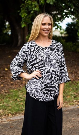 GREY BLACK & WHITE TOP BY WILLOW TREE
